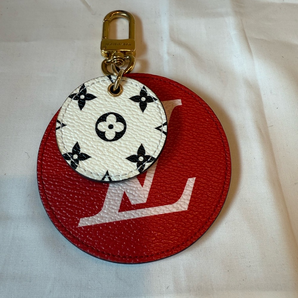 Louis Vuitton Monogram Giant Round Bag Charm / Key Holder – Red & White